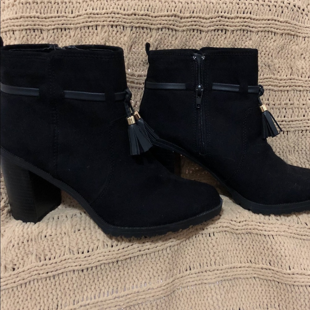 Lady’s ankle boots